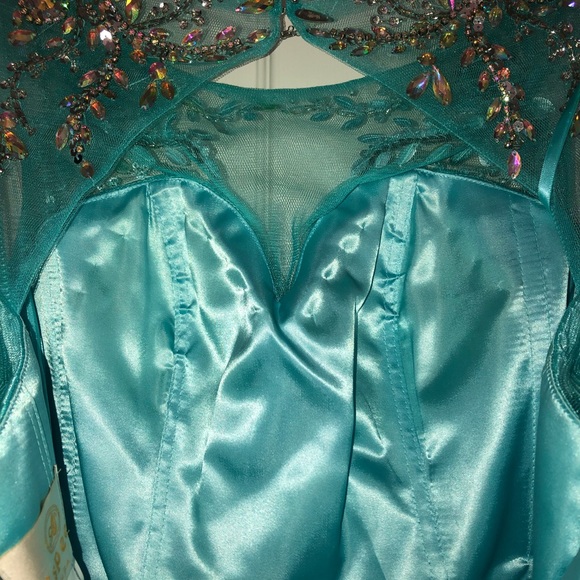 Prom/Homecoming Dress - Picture 5 of 8